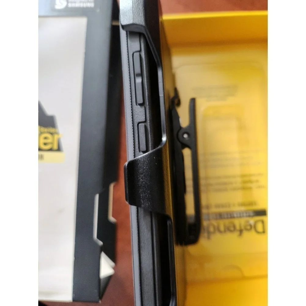 New OtterBox Defender Series  for Samsung Galaxy S10 plus   77-61411 Screenless